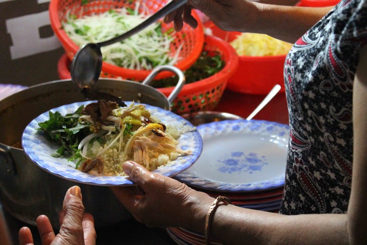 Le riz au poulet de Hoi An : A ne rater sous aucun prétexte !    - ảnh 4